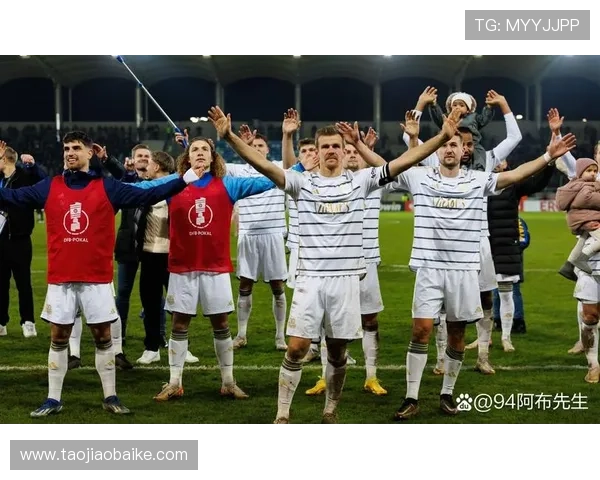 德国足球甲级联赛新赛季前瞻:各大豪门争冠局势与年轻球员崛起分析 德国足球甲级联赛新赛季前瞻:各大豪门争冠局势与年轻球员崛起分析