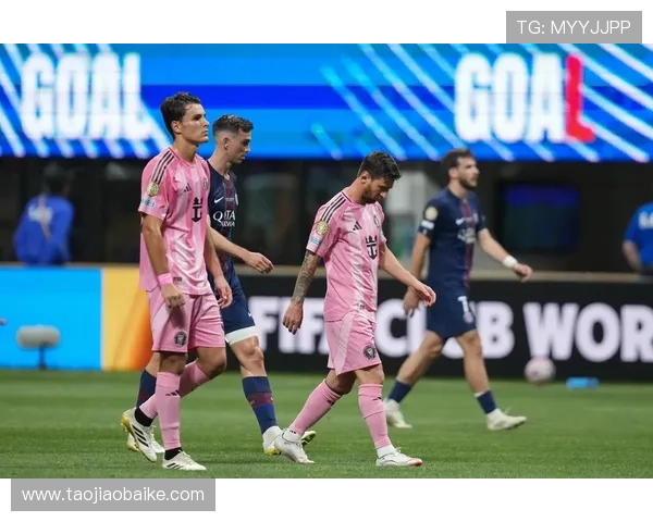 巴黎圣日耳曼队伍在转会窗口结束前再度引援 强化阵容备战新赛季挑战