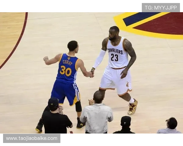 新赛季焦点之战詹杜再度交锋引爆全联盟热议风暴潮涌不断持续升温