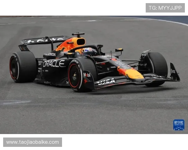 F1赛季最新动态:梅赛德斯与红牛激烈对决 新技术革新引发热议 F1赛季最新动态:梅赛德斯与红牛激烈对决 新技术革新引发热议