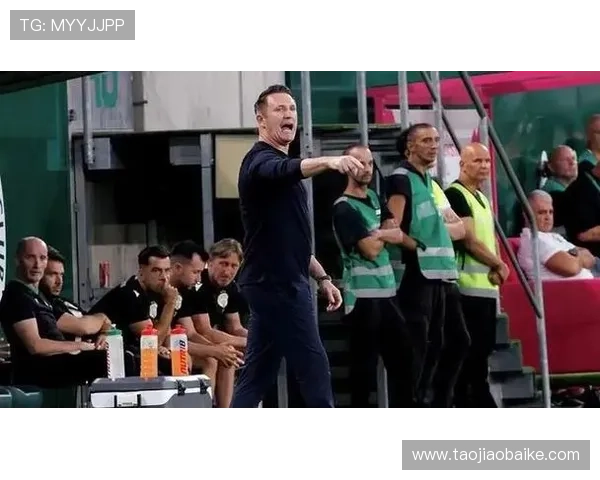 里昂俱乐部本赛季表现不佳 教练与球员间关系引发媒体关注